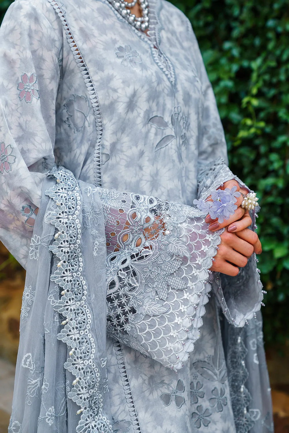 BAROQUE | BAROQUE – SWISS LAWN COLLECTION 24 | SL12-D05