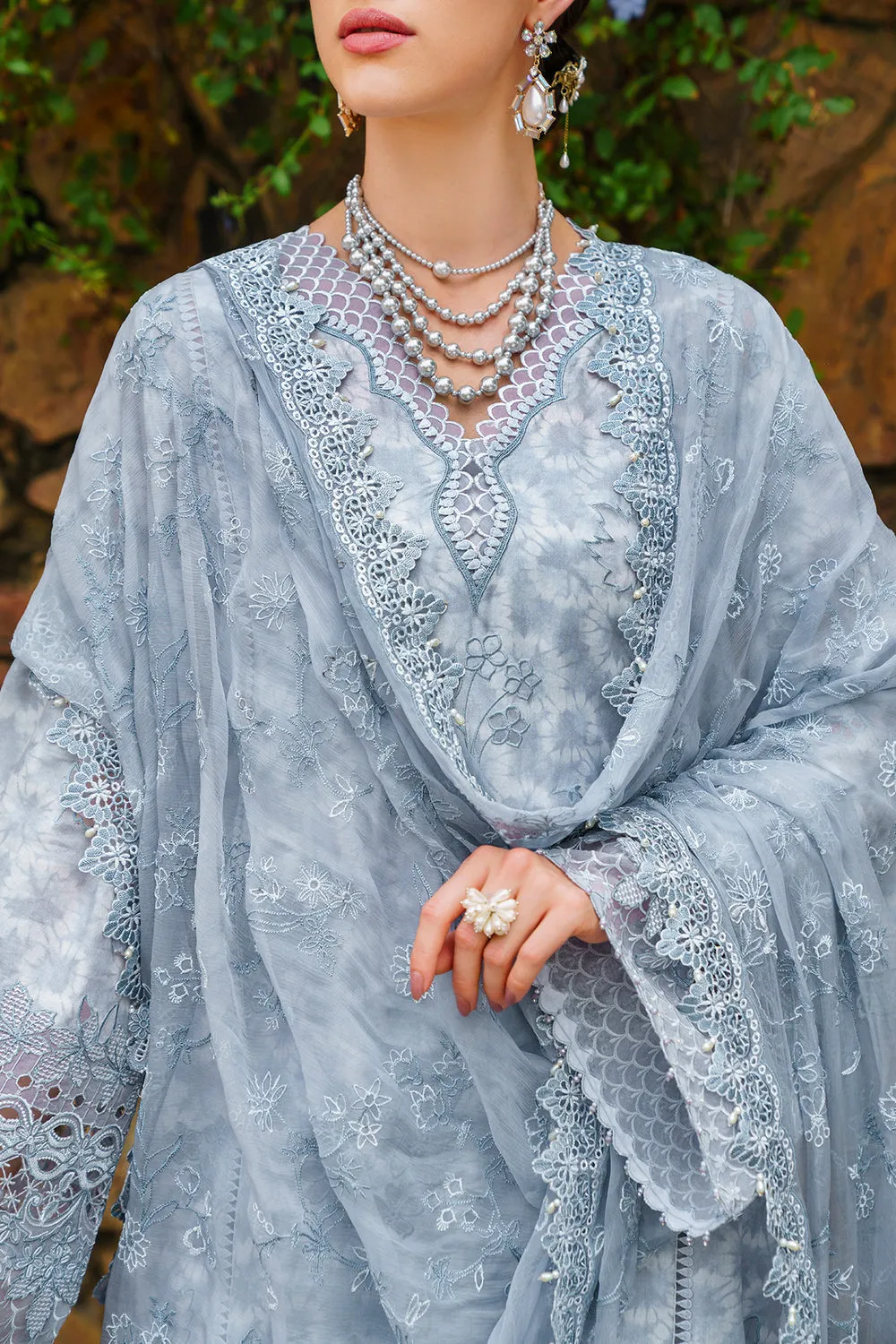 BAROQUE | BAROQUE – SWISS LAWN COLLECTION 24 | SL12-D05