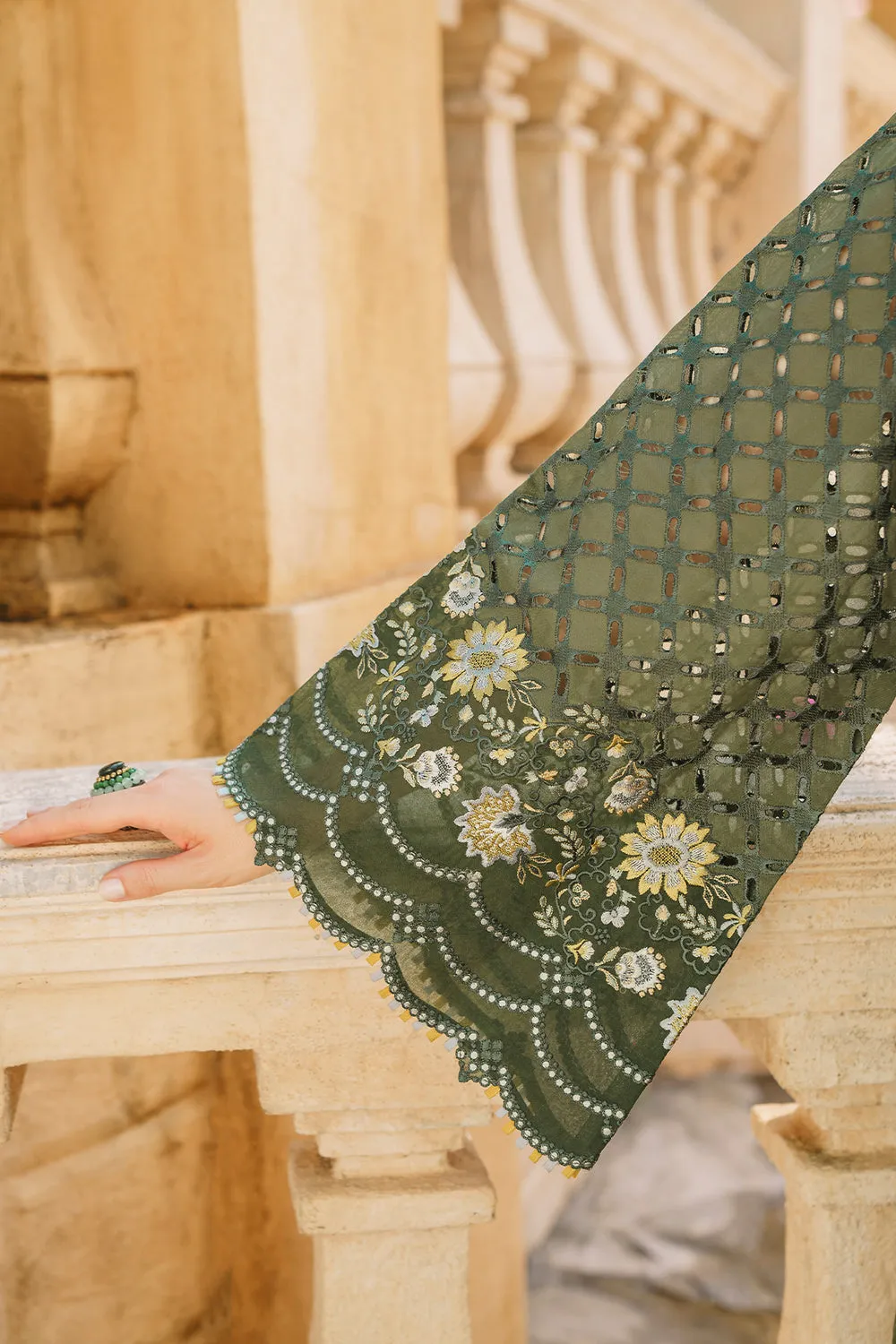 BAROQUE | BAROQUE – SWISS LAWN COLLECTION 24 | SL12-D10