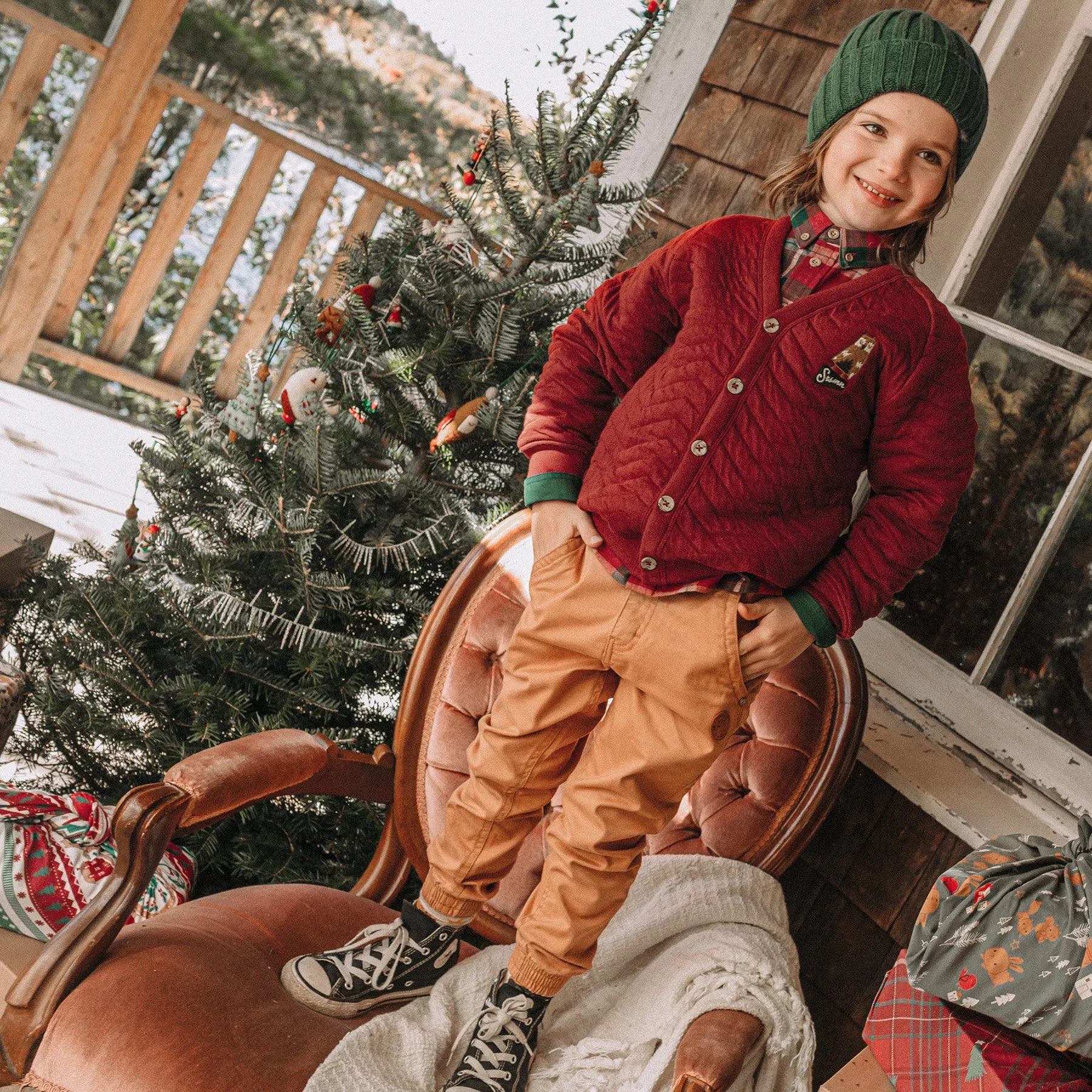 Cardigan rouge matelassé, enfant || Red quilted cardigan, child