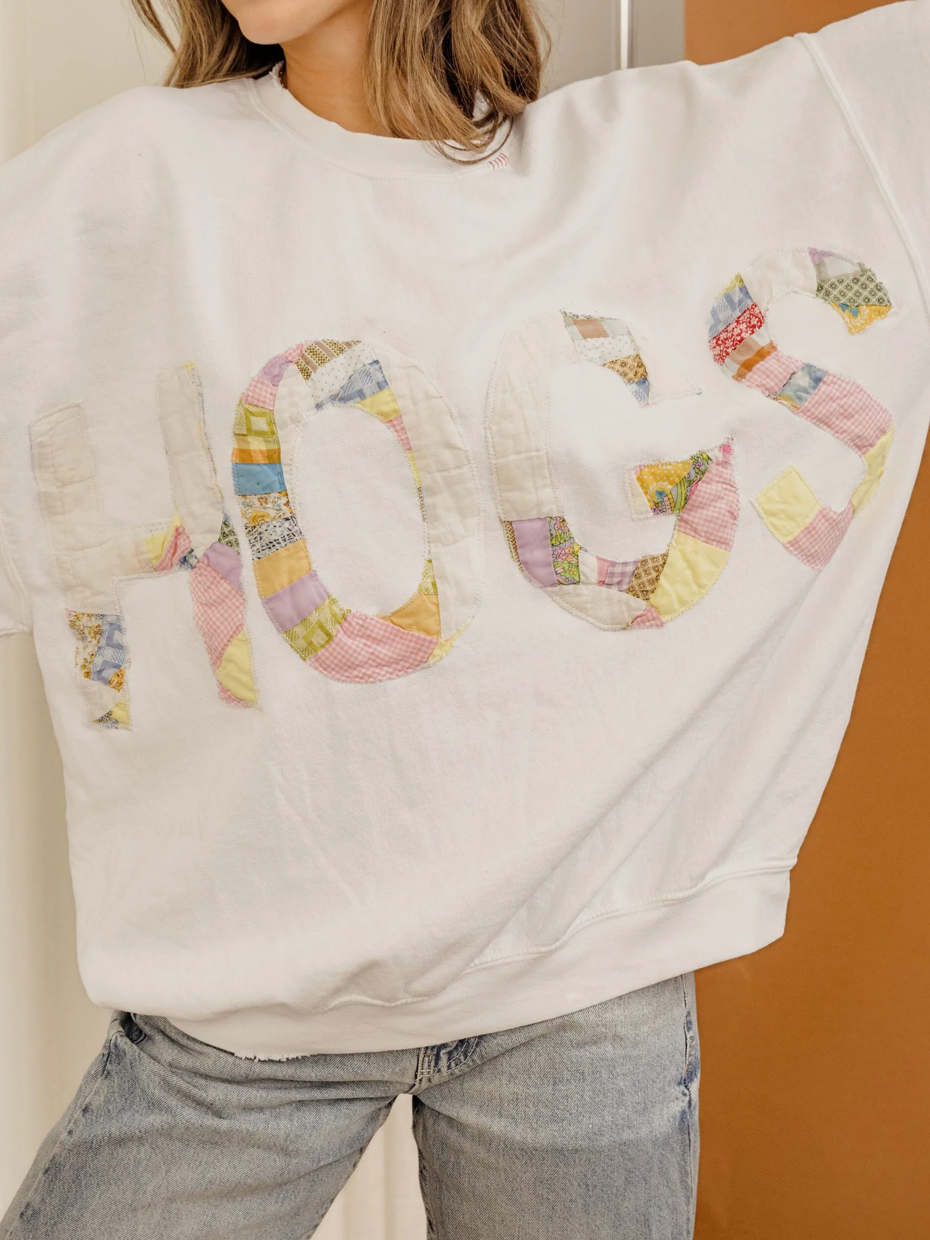 Hogs Quilted Applique White Thrifted Sweatshirt