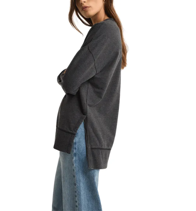 MODERN V-NECK WEEKENDER