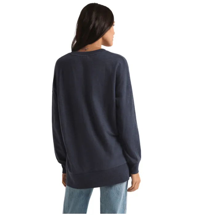 MODERN V-NECK WEEKENDER