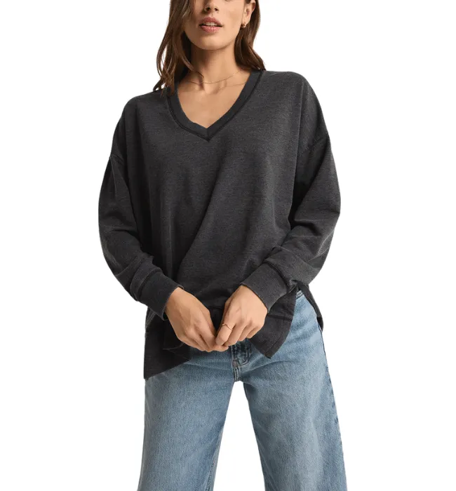 MODERN V-NECK WEEKENDER