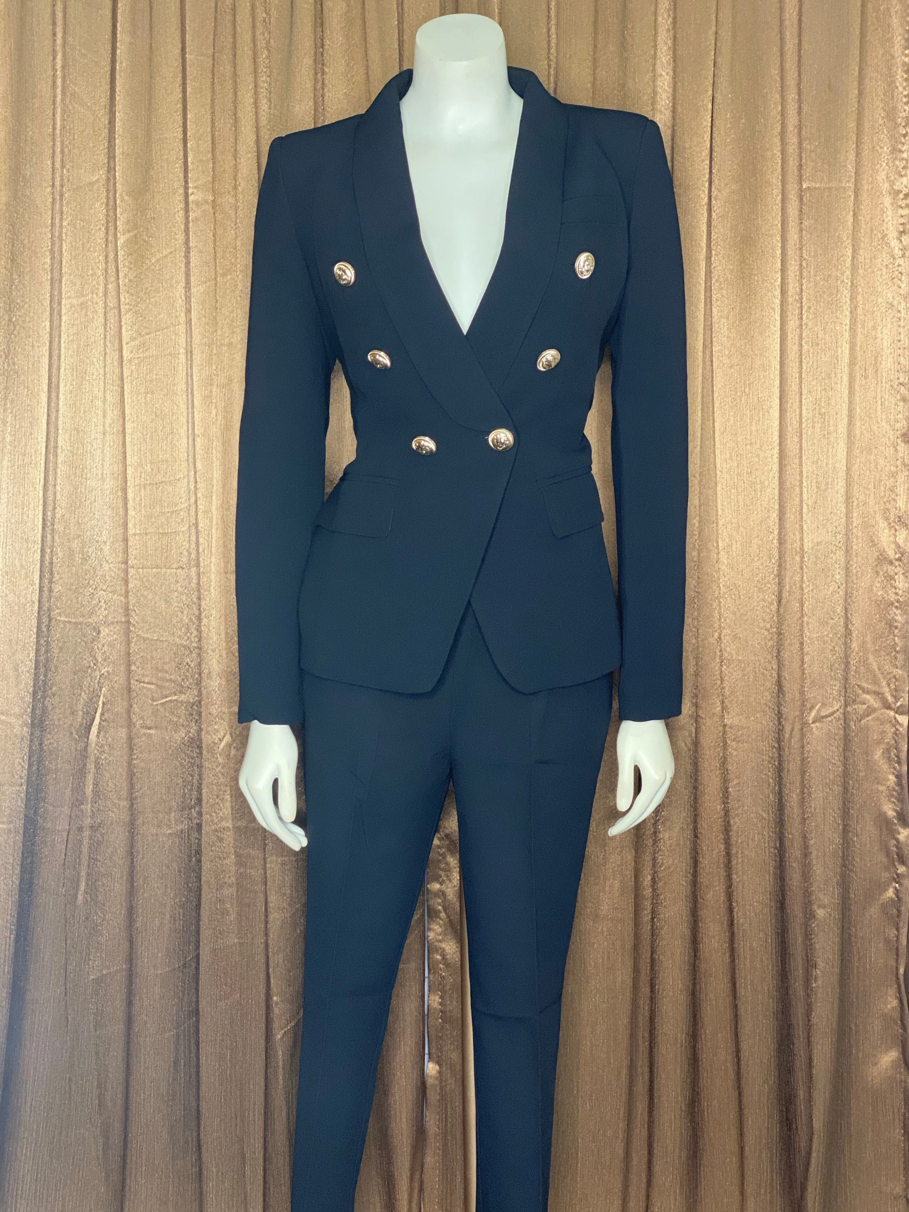 “QUEEN MACHHLI” (BLACK)