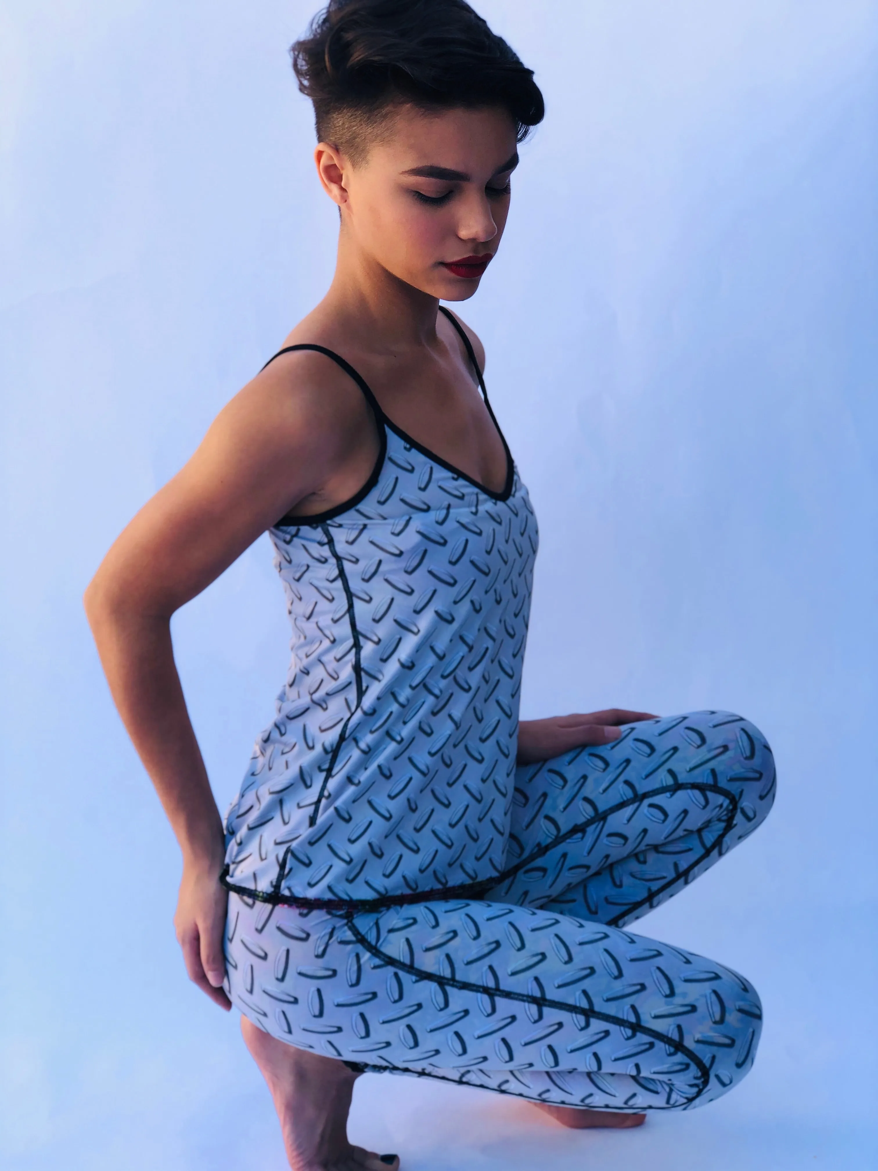 V NECK SPAGHETTI STRAP TOP GRAFFITI/BUNS OF STEEL