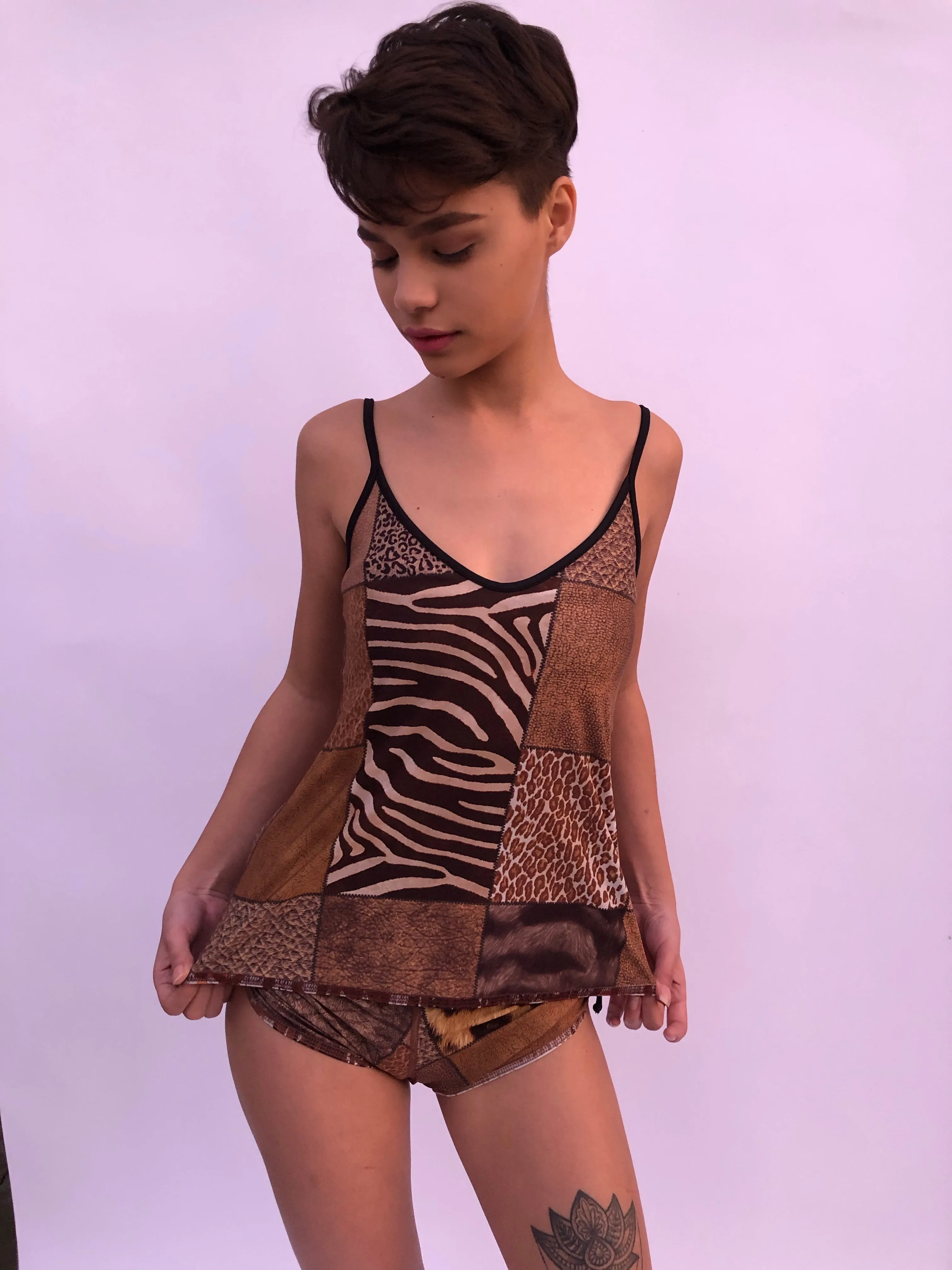 V NECK SPAGHETTI STRAP TOP TOKYO/ANIMAL PRINT