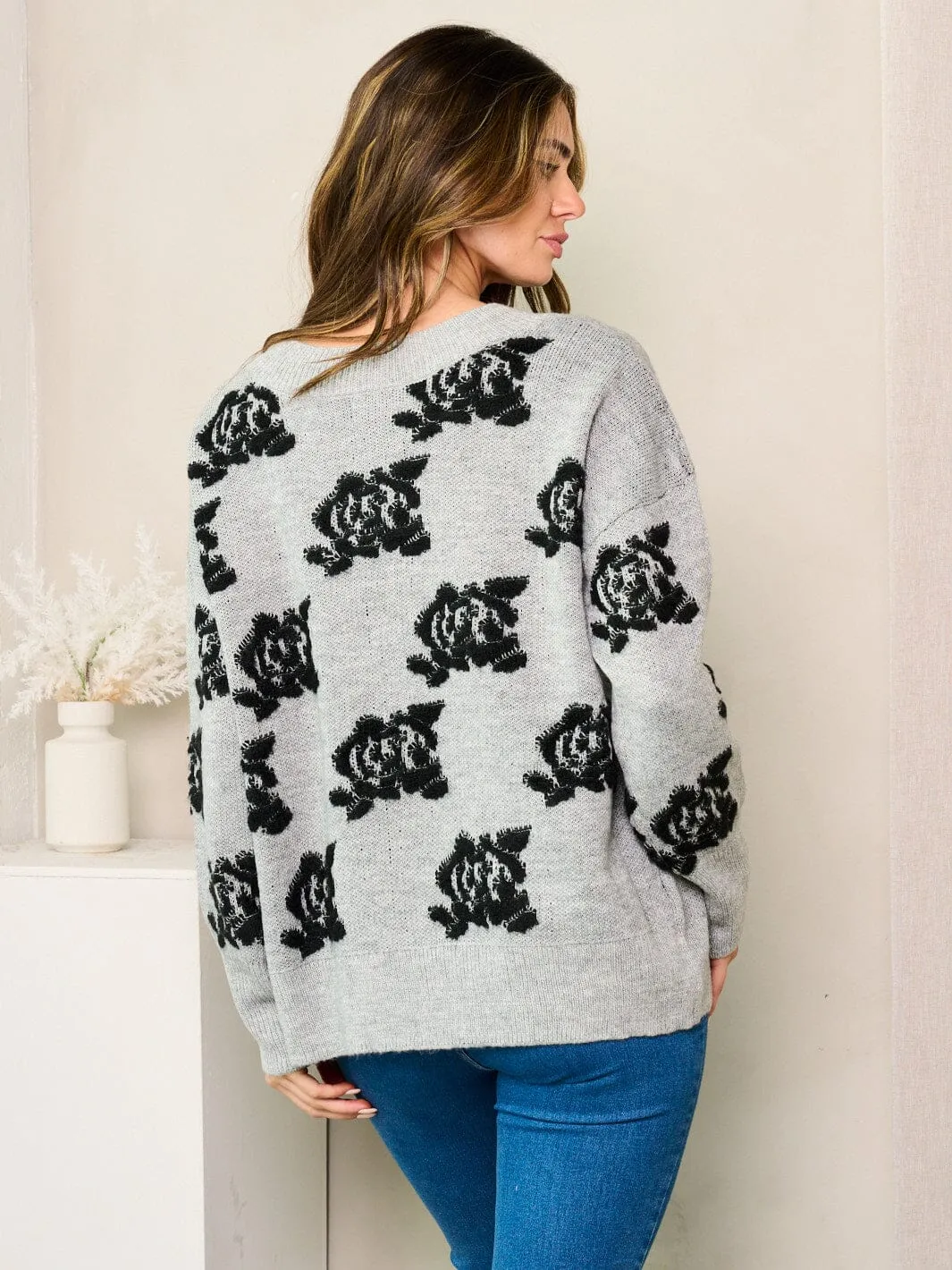 WOMEN'S LONG BUTTON SLEEVE FLORAL PRINT DETAILED SWEATER