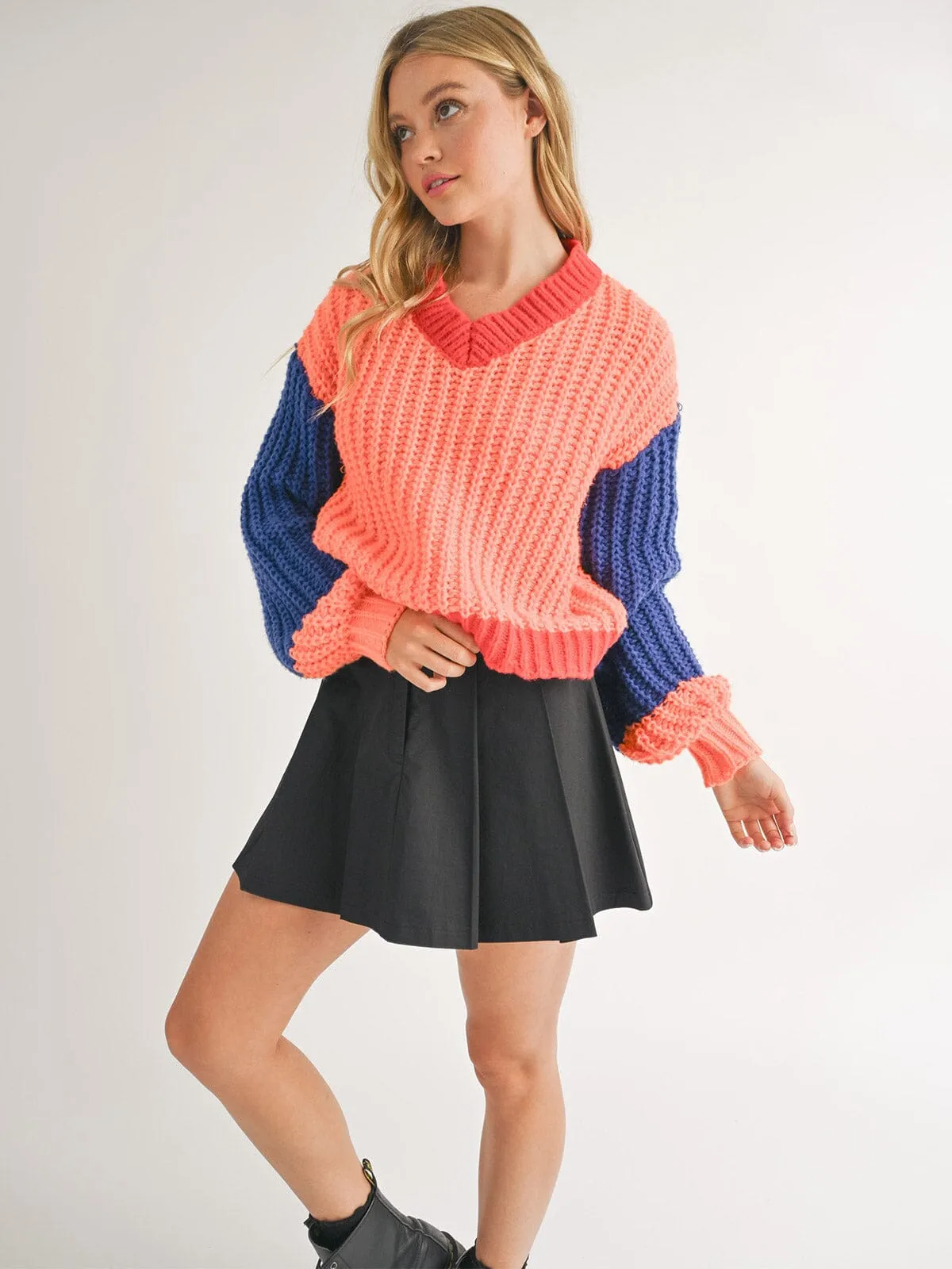 WOMEN'S LONG SLEEVE V-NECK COLORBLOCK PULLOVER SWEATER