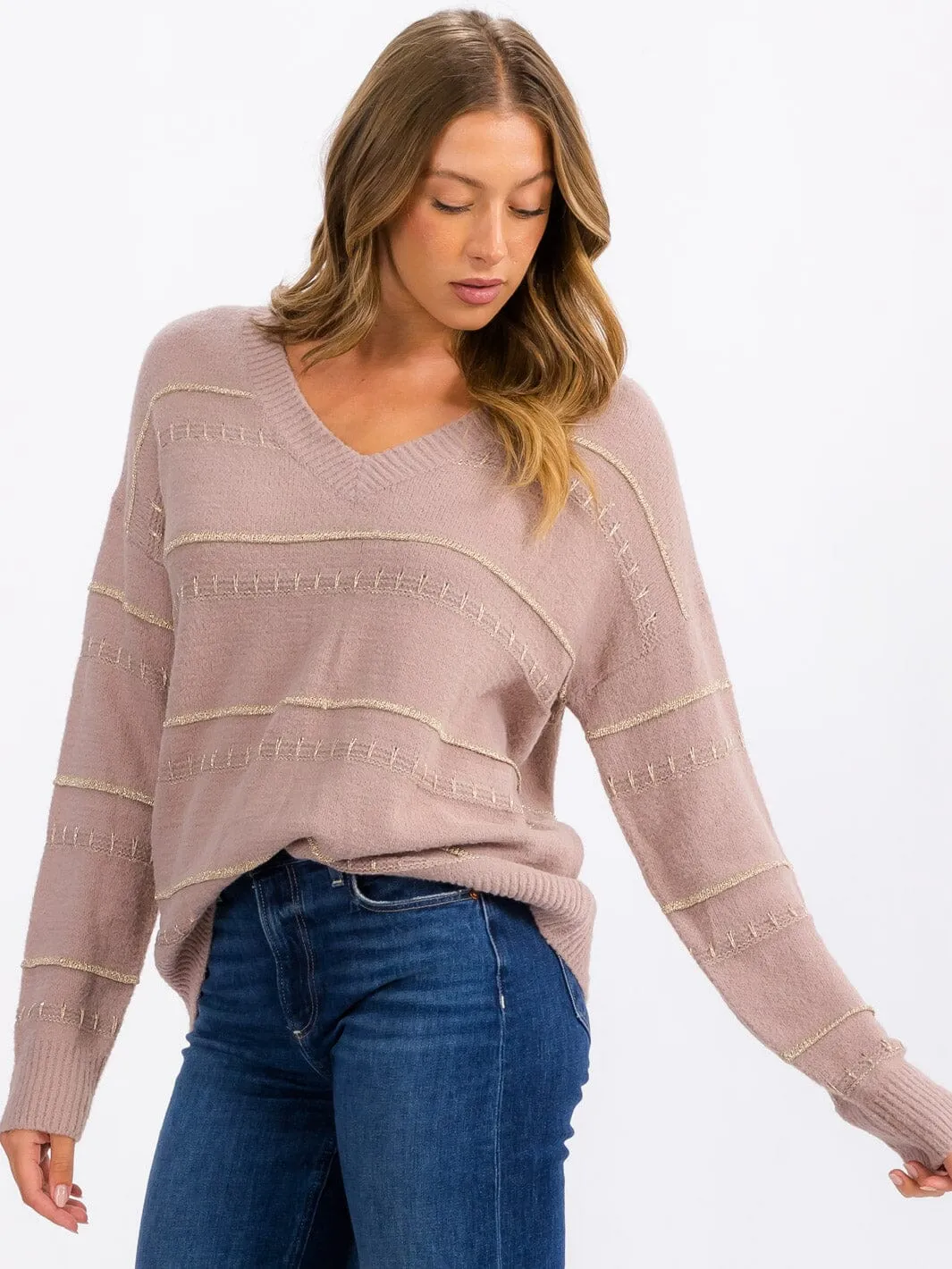 WOMEN'S LONG SLEEVE V-NECK DETAILED PULLOVER SWEATER