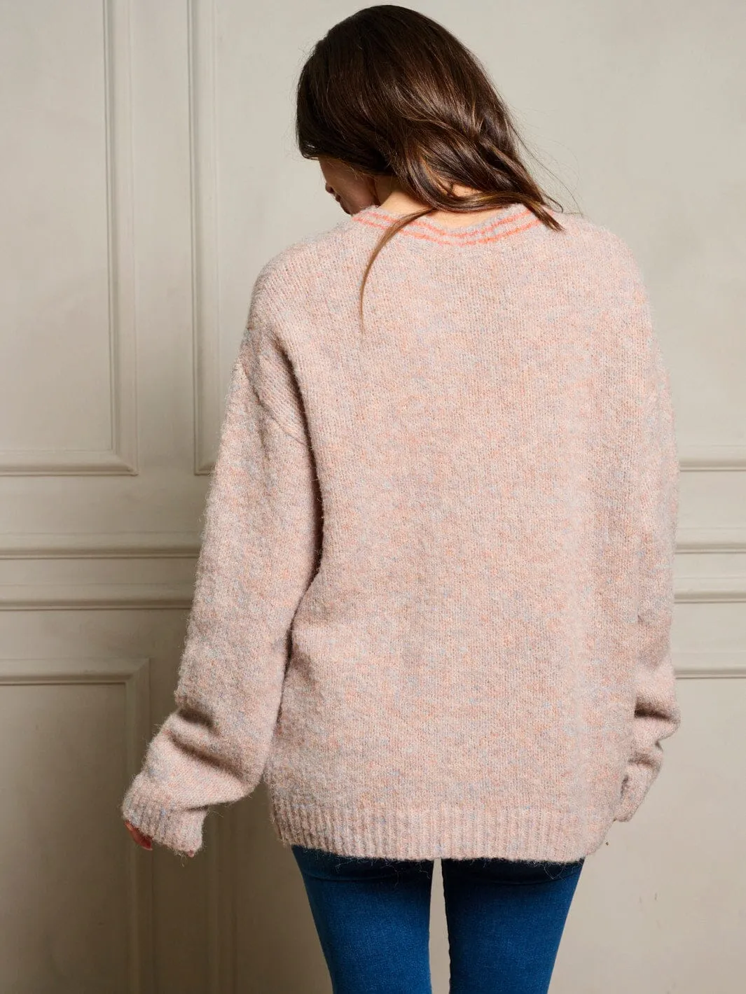 WOMEN'S LONG SLEEVE V-NECK PULLOVER SWEATER