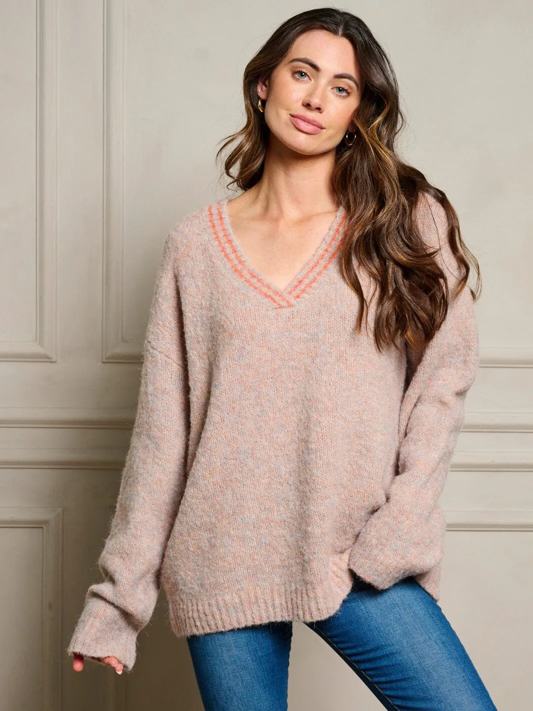 WOMEN'S LONG SLEEVE V-NECK PULLOVER SWEATER