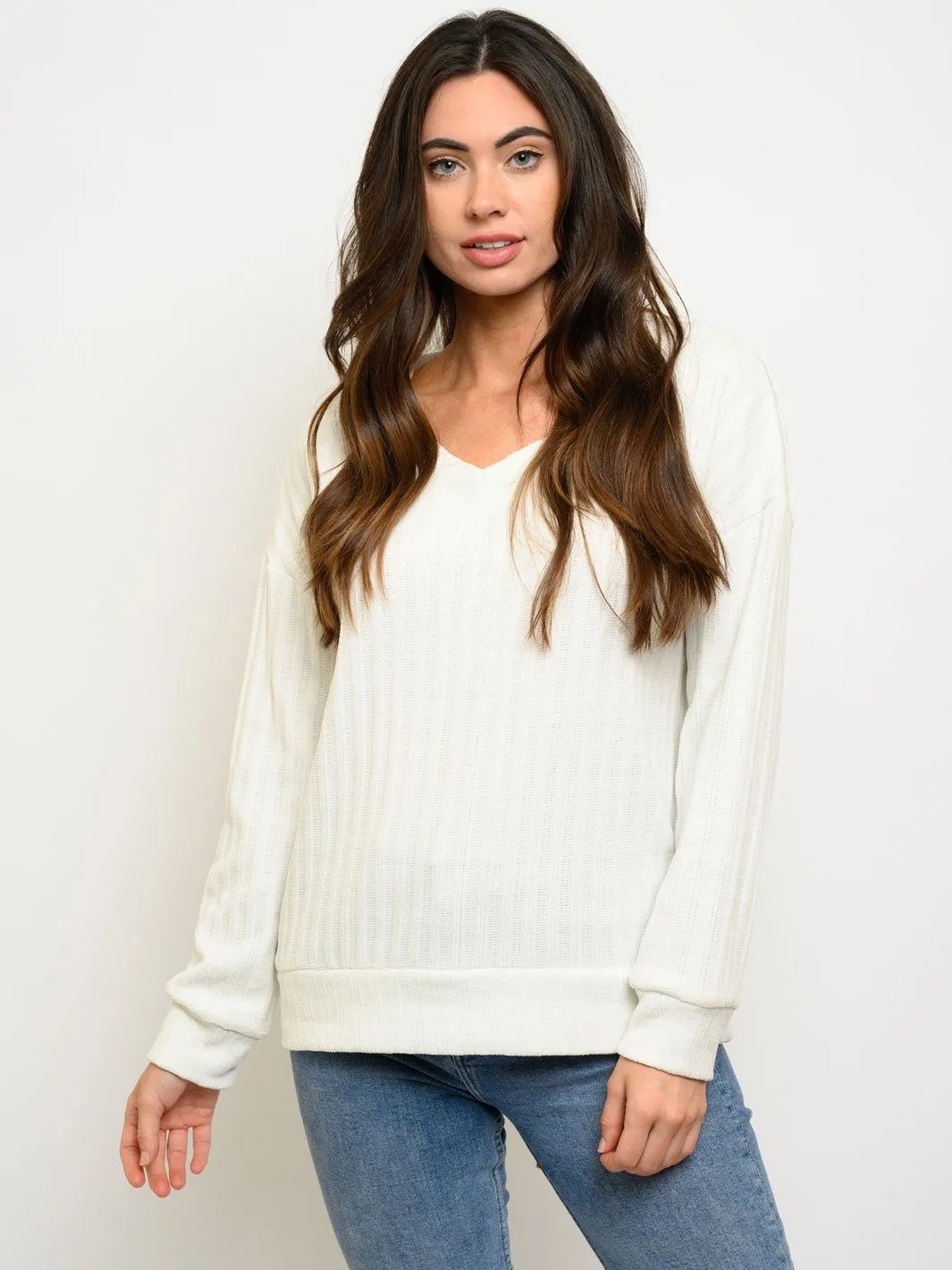 WOMEN'S LONG SLEEVE V-NECK SWEATER