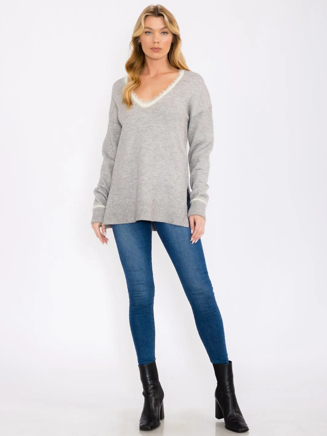 WOMEN'S LONG SLEEVES V-NECK PULLOVER TRIM DETAILED SWEATER